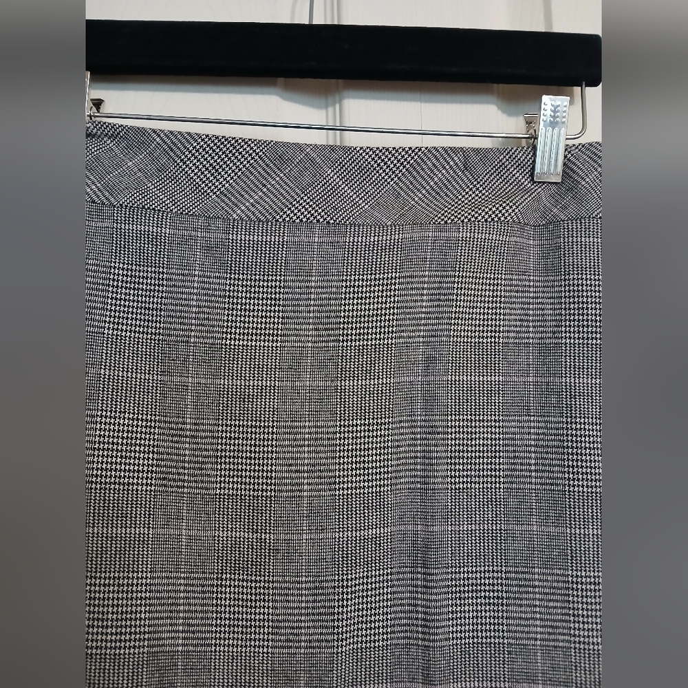 Le Chateau Classic Gray Plaid Pencil Skirt, Size 5/6 - Picture 6 of 8